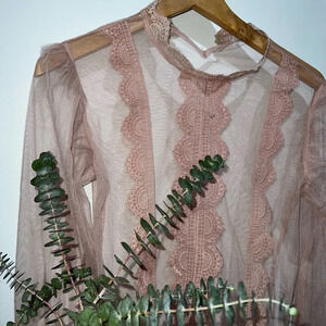 Lace floral Top round neck long sleeves Size 0/S